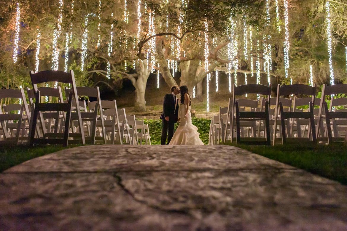 25 Reasons to Love an Outdoor Fall Wedding BridalGuide